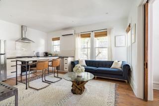 Stay Portland - The Câlin Suite - Posh Local Boutiques & Eateries - Portland - 0
