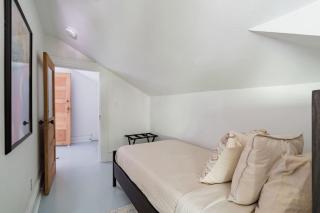 Stay Portland - The Câlin Suite - Posh Local Boutiques & Eateries - Portland - 2