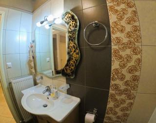 Stylish 2BR Semi-Basement- Cozy & Family-Friendly Retreat - Loutraki - 7
