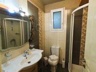 Stylish 2BR Semi-Basement- Cozy & Family-Friendly Retreat - 6