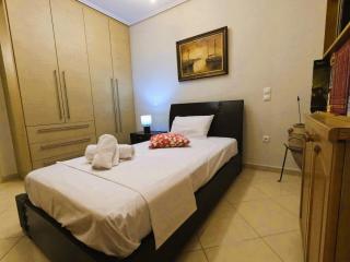 Stylish 2BR Semi-Basement- Cozy & Family-Friendly Retreat - Loutraki - 2