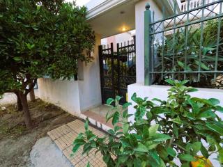 Stylish 2BR Semi-Basement- Cozy & Family-Friendly Retreat - Loutraki - 1