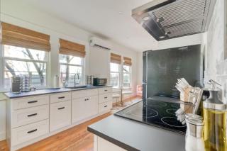 Stay Portland - The Trésor Suite- Cold Brew & Craft Beers - Portland - 6