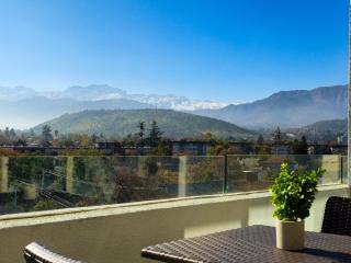 Lujoso Depto Las Condes - vista panorámica, a una cuadra del metro & estacionamiento gratis - Santiago - 9