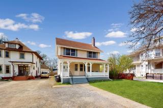 •Cozy Cottage Grove 2 king beds• - Des Moines - 5