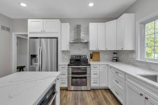 Serene 4BD/4BA Countryside +Hot Tub by Lake & Golf - Saint Albans - 0
