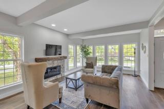 Serene 4BD/4BA Countryside +Hot Tub by Lake & Golf - Saint Albans - 1