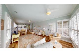 Litchfield Beach Retreat Lakeside Villa Serenity - Pawleys Island - 4
