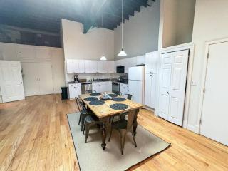 Sunny 2br W Office, Near Copley & Shopping - Boston - 2