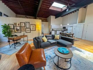 Sunny 2br W Office, Near Copley & Shopping - Boston - 7