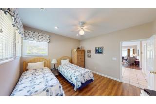 Coastal Charm 2BR Villa Lakeside Resort Amenities - Pawleys Island - 6