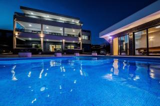 VILLA Juky - 2