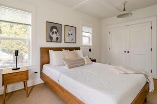Hipster Vibe Apartment - Food Carts & Live Music - Portland - 2