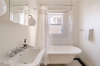 Hipster Vibe Apartment - Food Carts & Live Music - Portland - 1