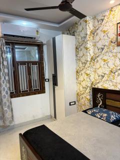Independent 1 BHK Apartment In New Delhi - Neu-Delhi - 1