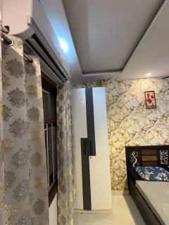 Independent 1 BHK Apartment In New Delhi - Neu-Delhi - 2