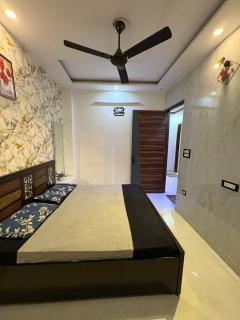 Independent 1 BHK Apartment In New Delhi - Neu-Delhi - 0