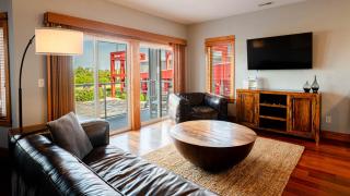 S-Turns - 3-Bedroom, 3-Bathroom Suite at REAL Watersports - Waves - 5