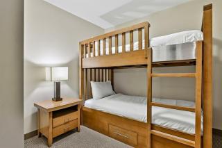 Modern 2BR Canmore - Balcony, Garden & BBQ - 4