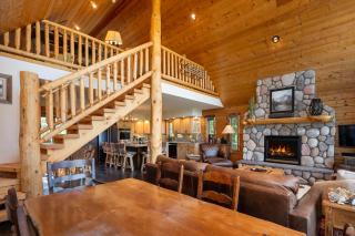 Outdoor Dining and Firepit, Pet Friendly, Breathtaking Views, High End Cabin - 2