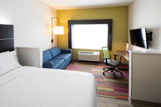 Holiday Inn Express & Suites Chicago West - St Charles by IHG - 1