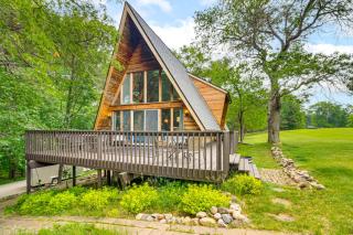 Canal Across Street Family Cabin in Breezy Point! - Pequot Lakes - 0