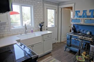 Great Deck with Gas Grill, Outdoor Firepit, 2 Blocks From Main Street - 4