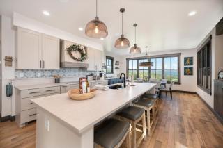 Luxury Home, Game Room, Outdoor Fireplace, Amazing Views - 3