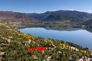 Spacious Cabin - Quality Finishes & Furniture, 2 Large Bedroom Suites Plus Den Bedroom Suite - 0