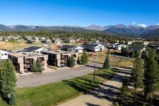 Versatile Rental, Firepit, Balcony with Grill and Outdoor Seating - 6