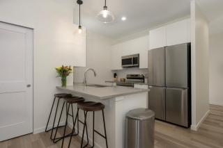 Private Hot Tub, High Quality, Sleeps 6 in beds Plus Sleeper Sofa, Brand New Condo - 8