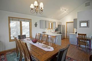 Pet Friendly, Private Hot Tub, Panoramic Mountain Views - 2