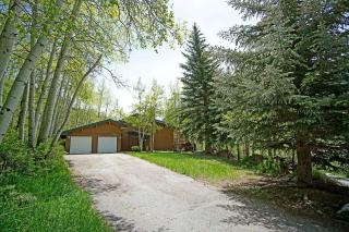 Private Hot Tub, Pet Friendly, 2 Living Rooms, Kitchen Plus Kitchenette, On Shuttle Route - 8