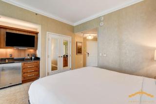 MGM Signature-30-619 Strip View Jacuzzi Studio - Las Vegas - 8