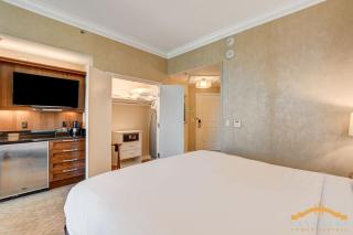 MGM Signature-30-619 Strip View Jacuzzi Studio - Las Vegas - 7