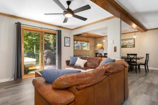 Private Hot Tub Overlooking Gore Creek, Parking for 4, Updated Townhome - Vail - 5