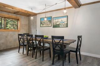 Private Hot Tub Overlooking Gore Creek, Parking for 4, Updated Townhome - Vail - 2