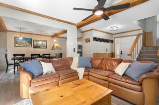 Private Hot Tub Overlooking Gore Creek, Parking for 4, Updated Townhome - Vail - 1