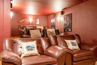 Outdoor Private Hot Tub, In Home Movie Theater, Luxurious Creekside Home - 8