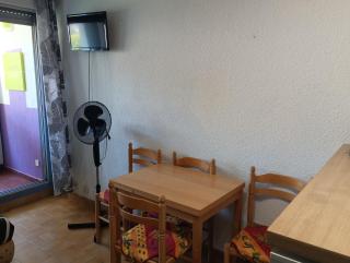 Résidence avec piscine sur quai avec bateau - 2