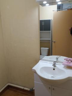 Résidence avec piscine sur quai avec bateau - 3