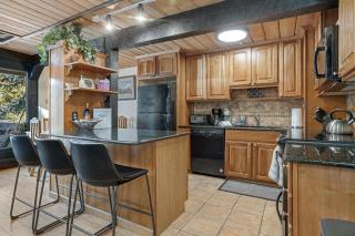 2 Bedroom Plus Loft, Right on Gore Creek, Free Bus Route, New Listing - 5