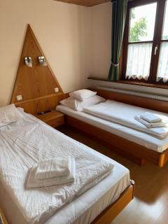 Hotel Bayerischer Hof Rehlings - Weißensberg - 9