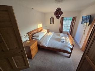Escape to The Glen- Dog Friendly - Box - 9