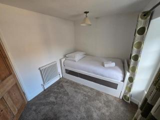 Escape to The Glen- Dog Friendly - Box - 5