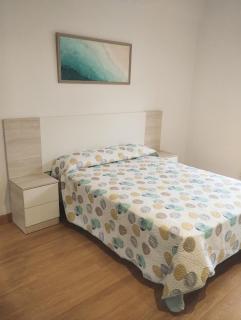 Piso céntrico con balcón en Santoña - 0