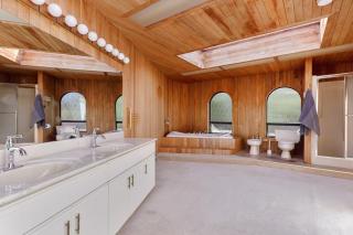 Master bedroom with spacious bathroom - Delta - 3