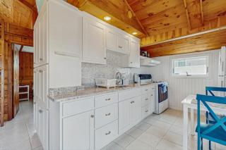 Glendon Beach Getaway - 5