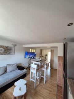 Living Homes - Bar - Bar - 0