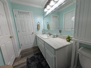 Pet Ramp Ocean Views Sleeps 12 75 TV KING beds - Bolivar Peninsula - 7